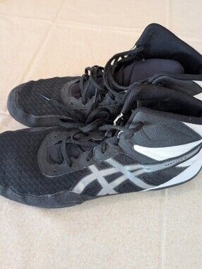 Asics Matflex Black and White High-Top Athletic Wrestling Shoes M 11